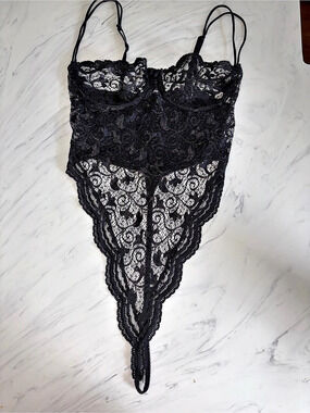 Victoria's Secret Black Lace Teddy 34c thong  underwire 90s vintage white tag